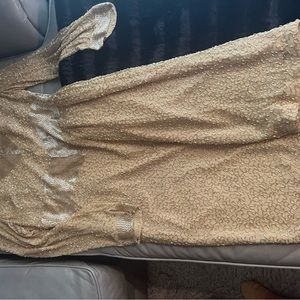 Women’s size L gold sequins dress, worn twice in good condition, no flaws